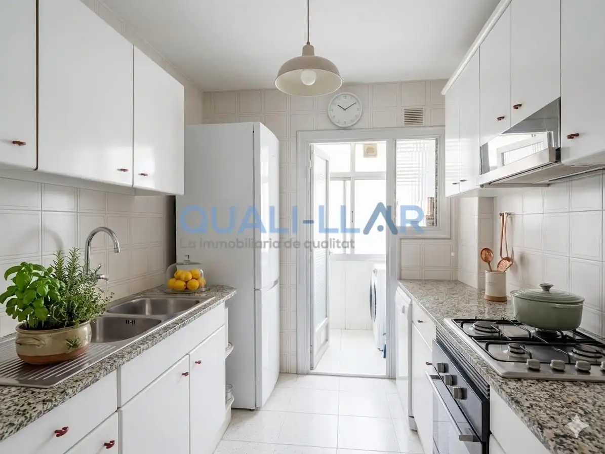 Cocina de Piso en venta en Esplugues de Llobregat con Calefacción y Balcón