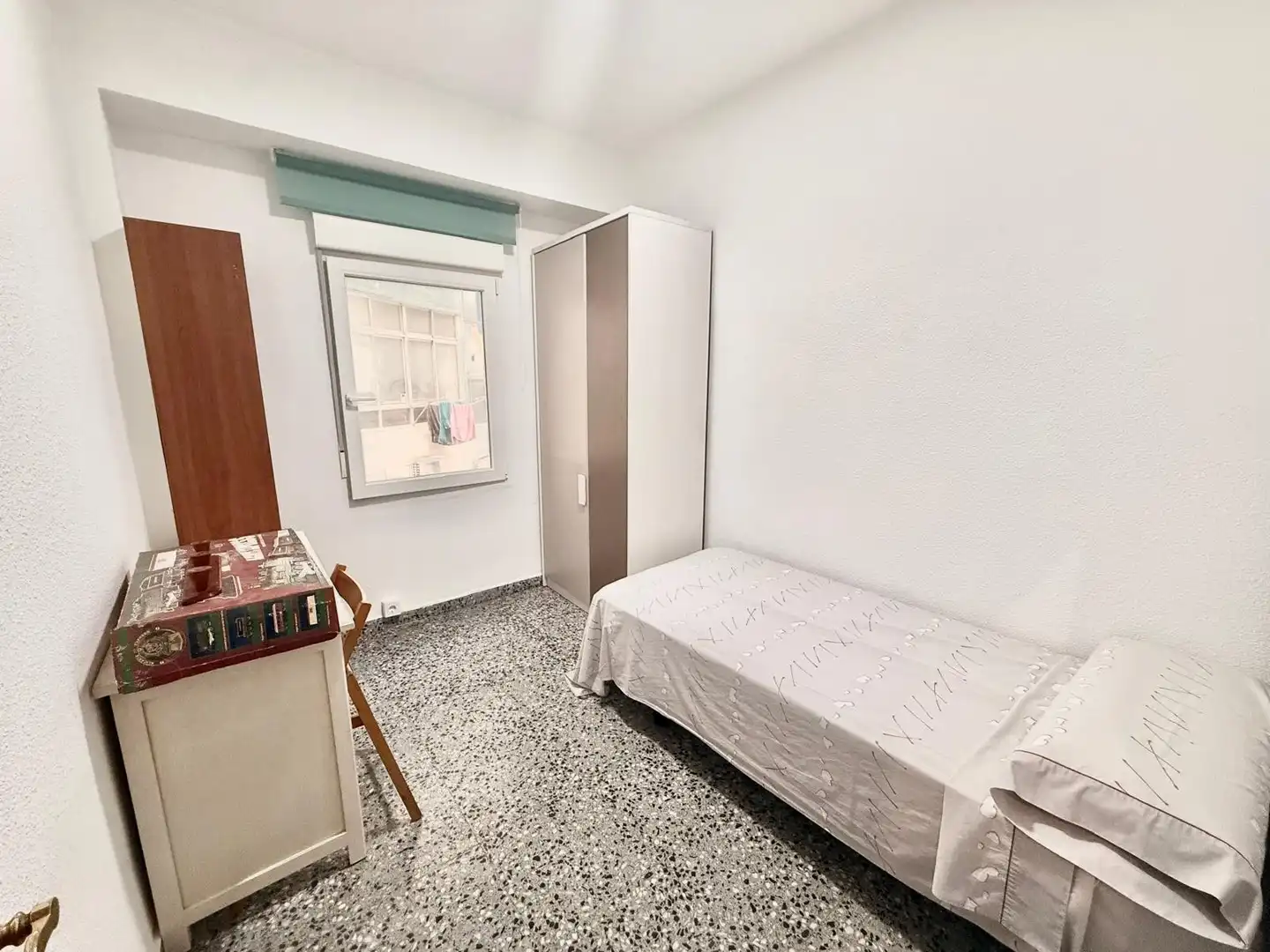 Dormitori de Apartament de lloguer en Alicante / Alacant amb Aire condicionat, Moblat i Balcó