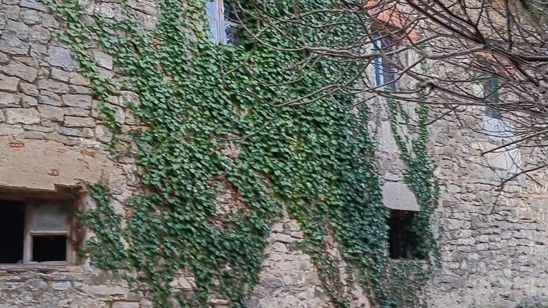 Exterior view of Country homes for sale in Valle de Mena