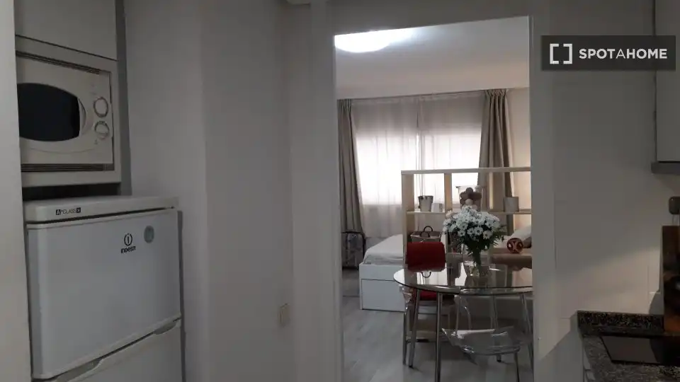 Dining room of Apartments for share in Madrid  with Air Conditioner, Terrace and Furnished