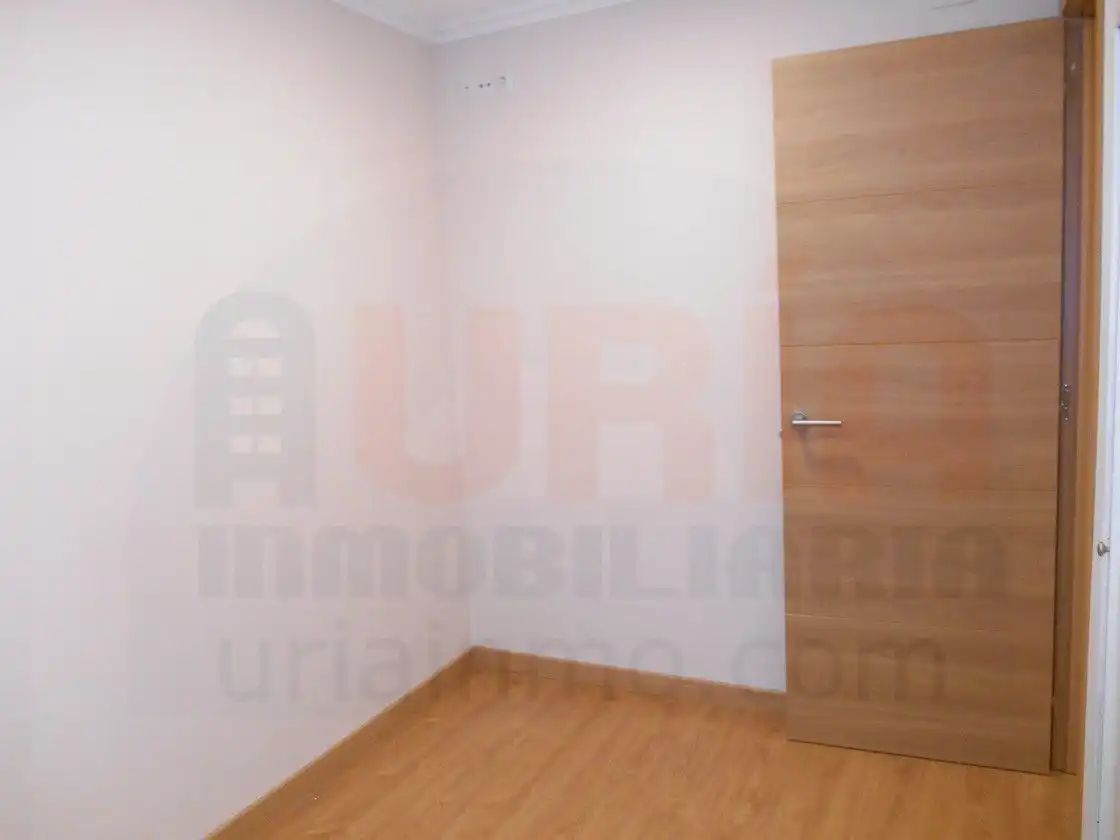 Pis de lloguer en Oviedo  amb Calefacció, Parquet i Forn