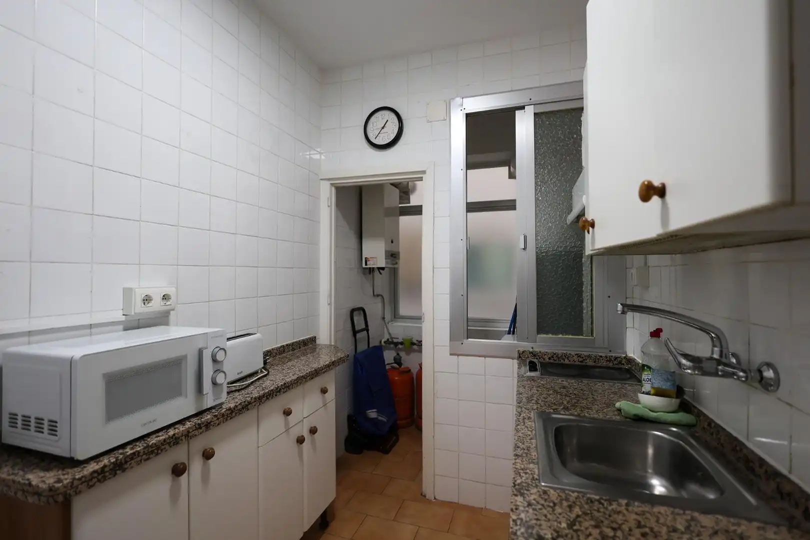 Cuina de Pis en venda en Granada amb Calefacció, Moblat i Balcó