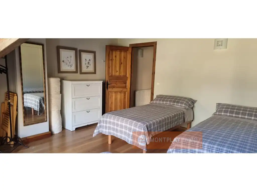 Habitación de Casa adosada en venta en Naut Aran