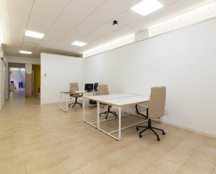 Office to rent in  Valencia Capital  with Air Conditioner