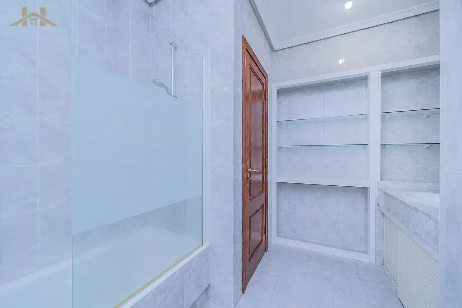Baño de Casa o chalet en venta en Boadilla del Monte con Aire acondicionado, Calefacción y Jardín privado