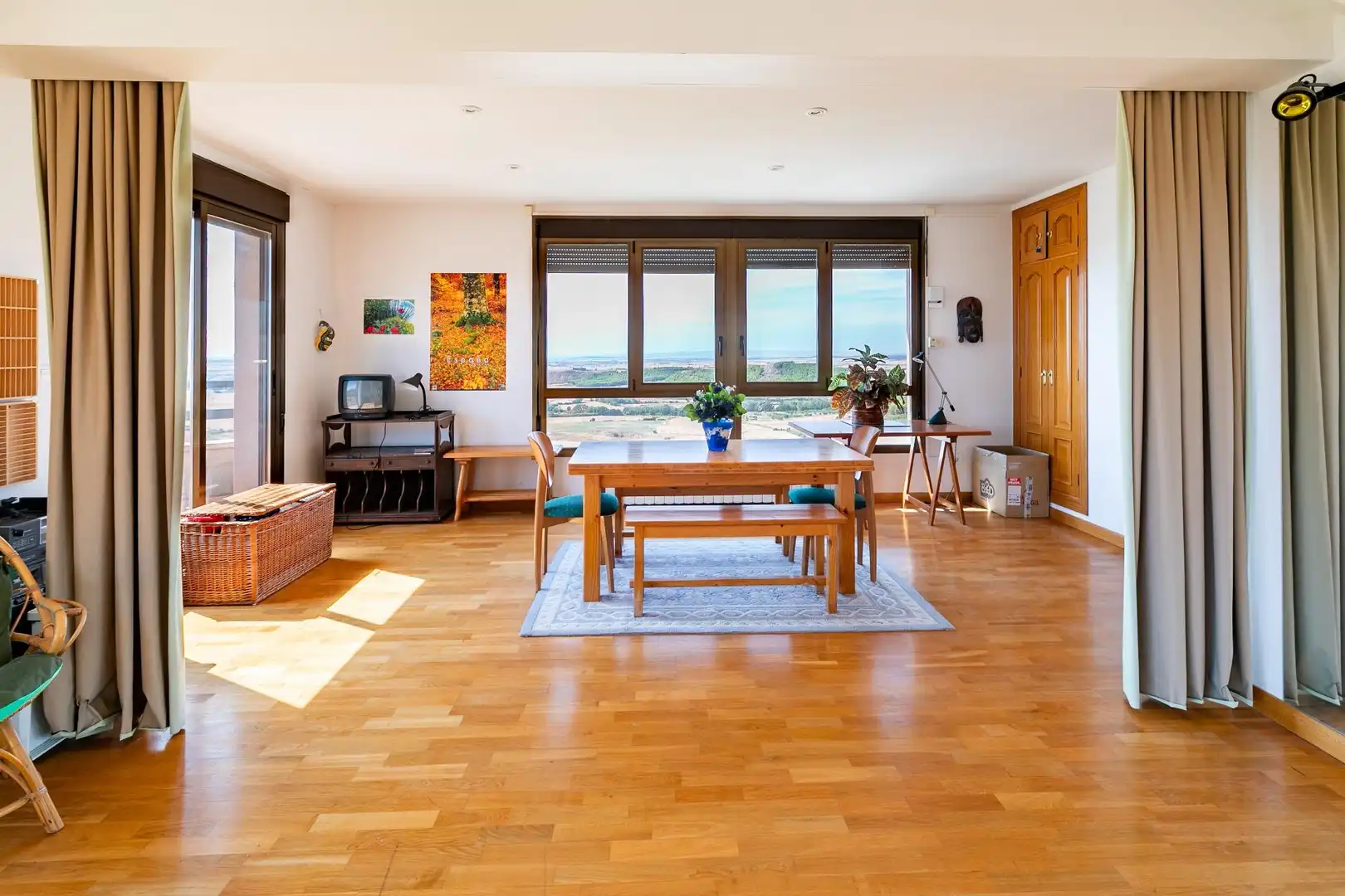 Sala d'estar de Edifici en venda en La Sotonera, Huesca