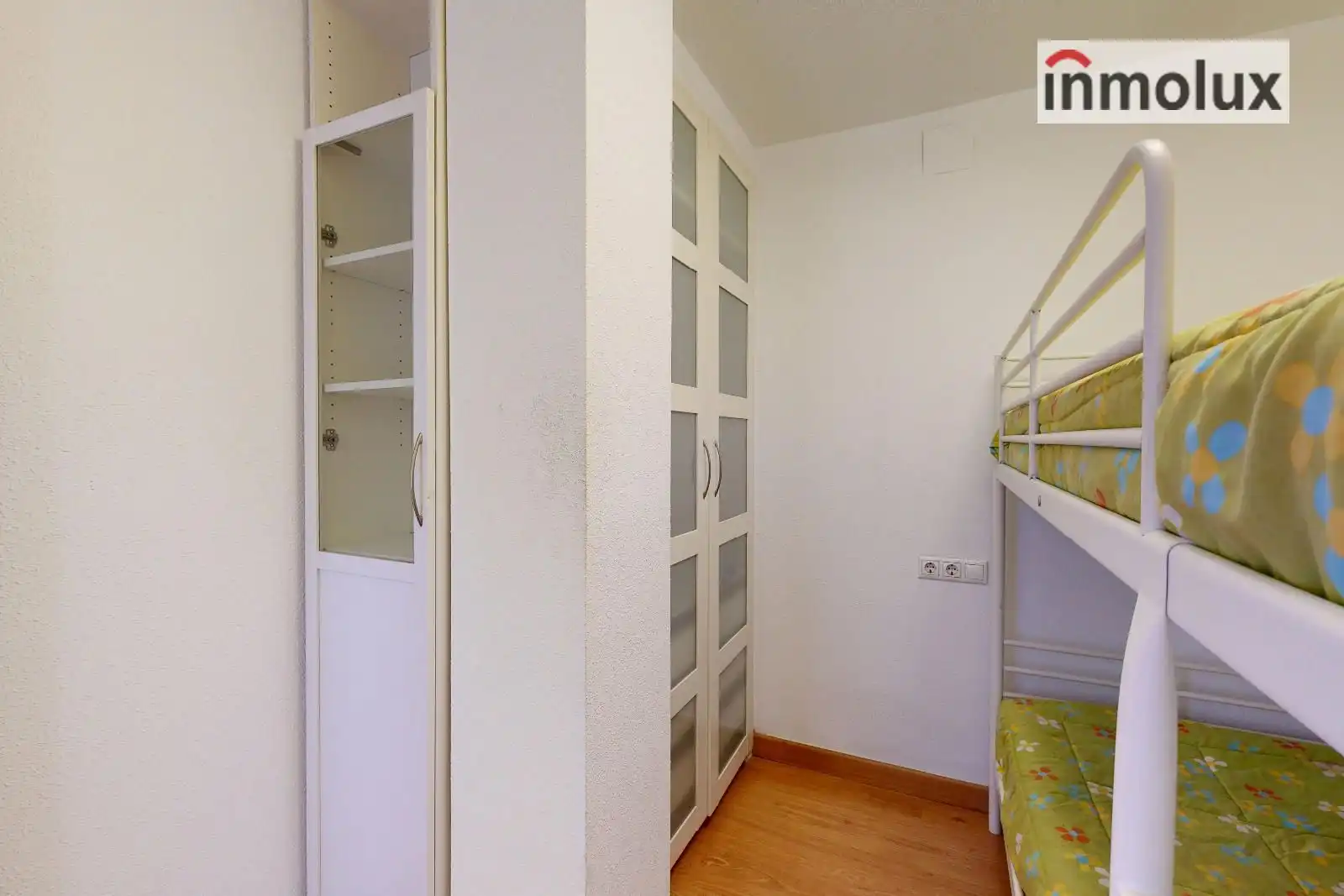 Dormitori de Pis en venda en Alicante / Alacant amb Aire condicionat, Calefacció i Piscina