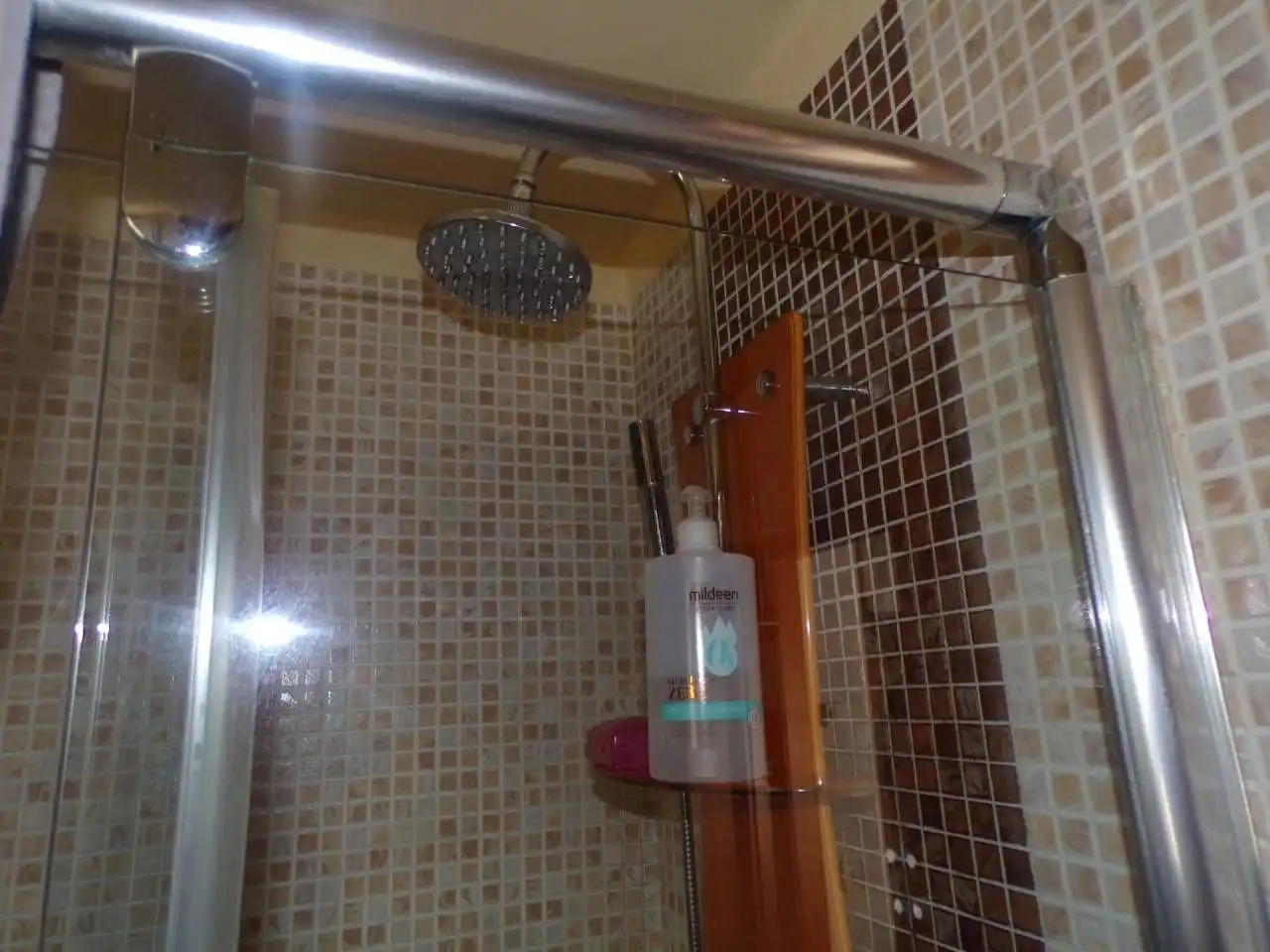 Bathroom of Flat for sale in Figueres  with Terrace and Furnished