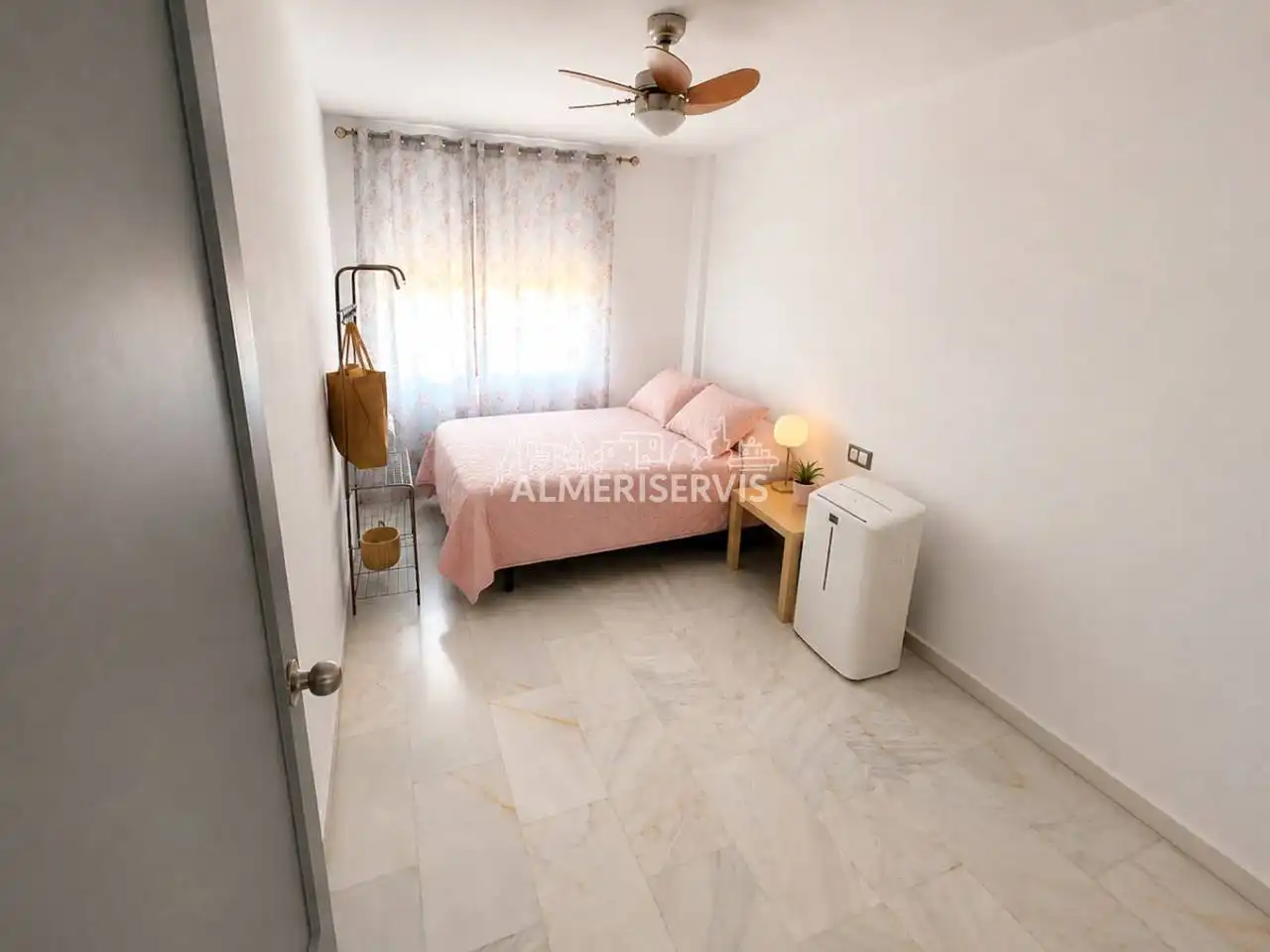 Dormitori de Casa adosada en venda en El Ejido amb Aire condicionat, Terrassa i Moblat