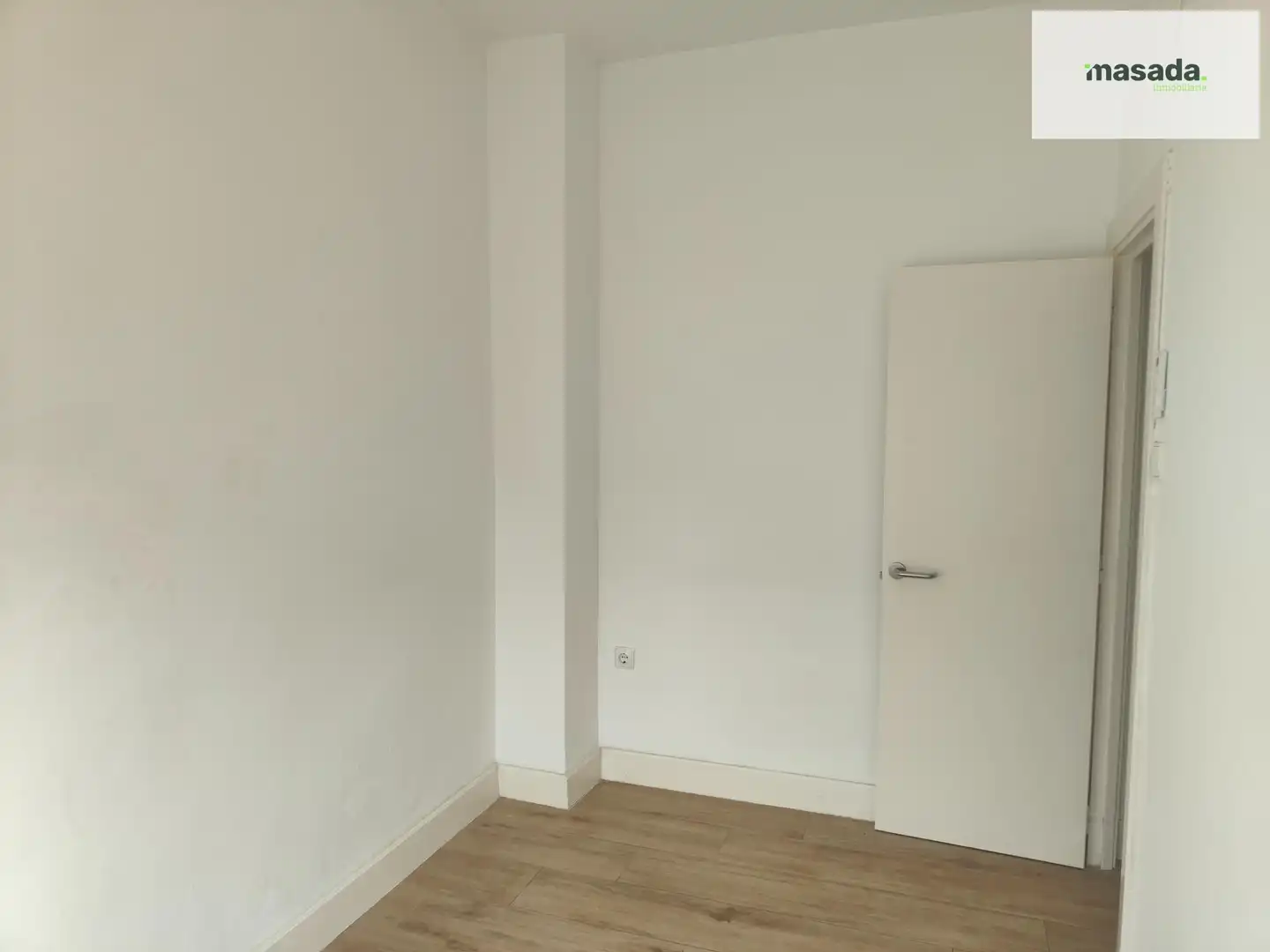 Habitación de Piso de alquiler en Granada con Aire acondicionado y Balcón