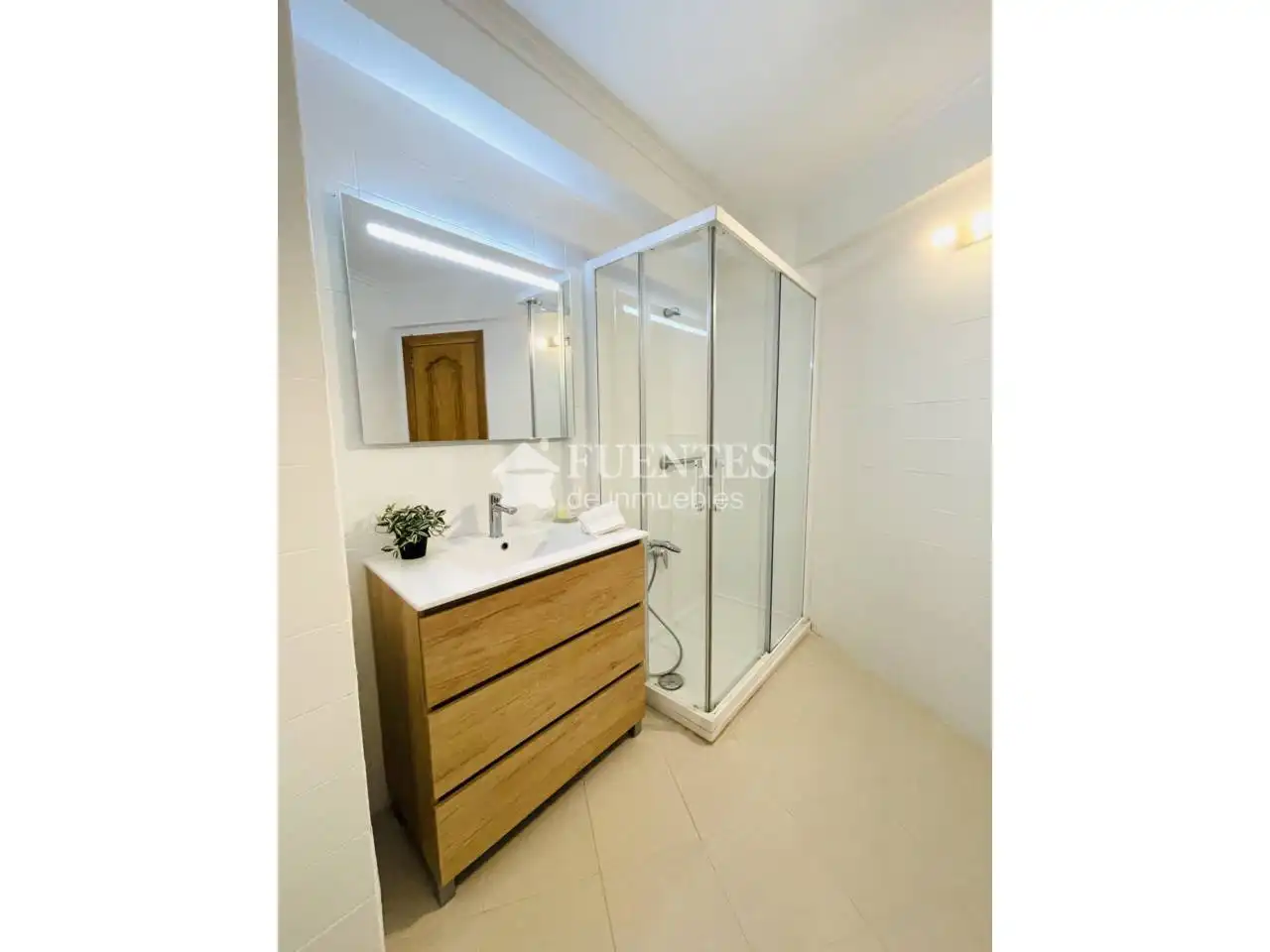 Habitación de Piso en venta en Alicante / Alacant con Aire acondicionado y Terraza