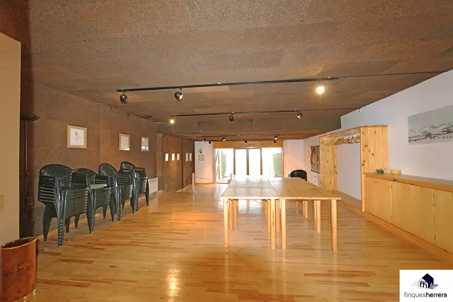 Ground floor for sale in Puigcerdà  with Heating and Terrace