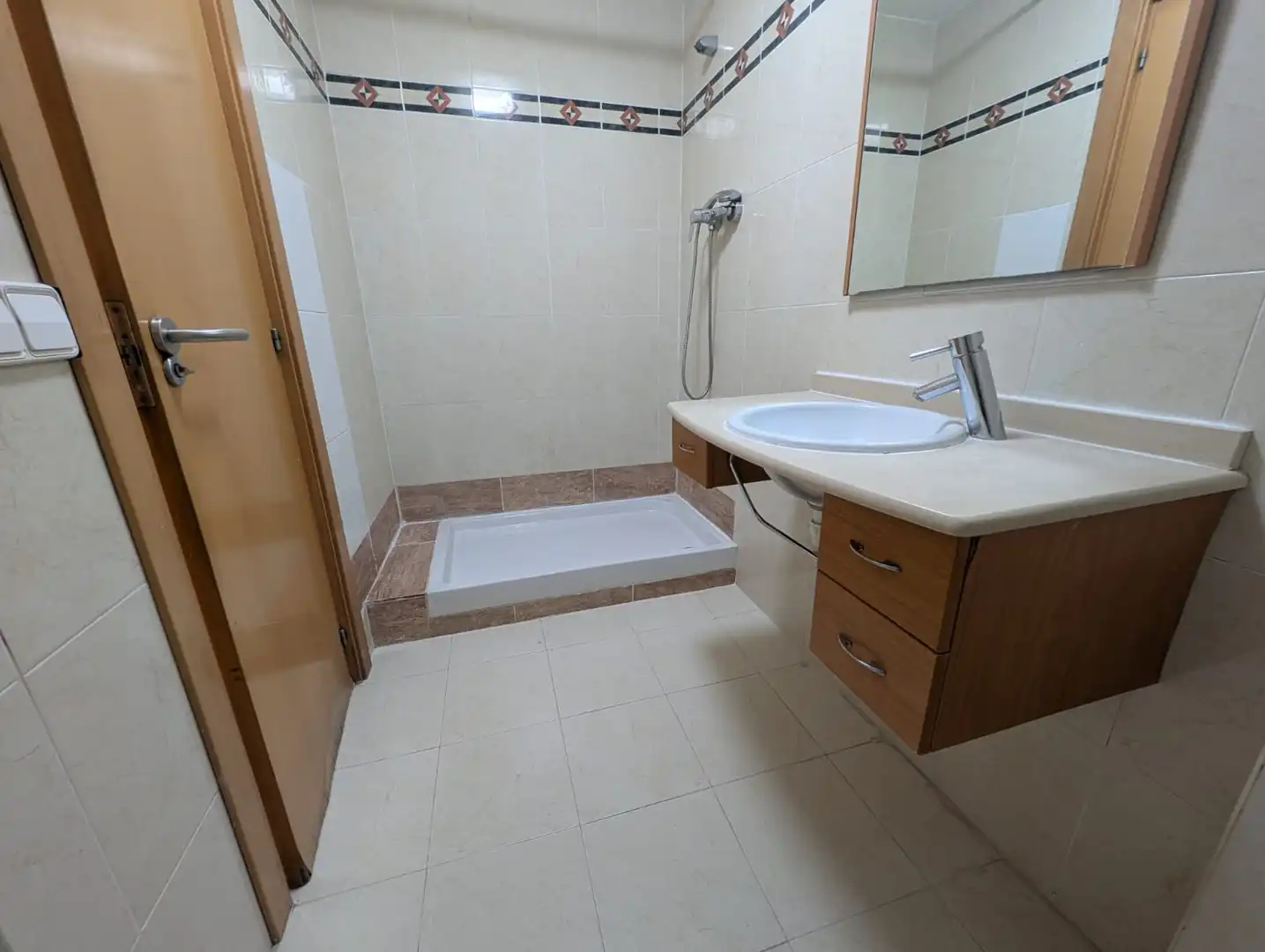 Baño de Piso de alquiler en Reus con Aire acondicionado, Horno y Balcón