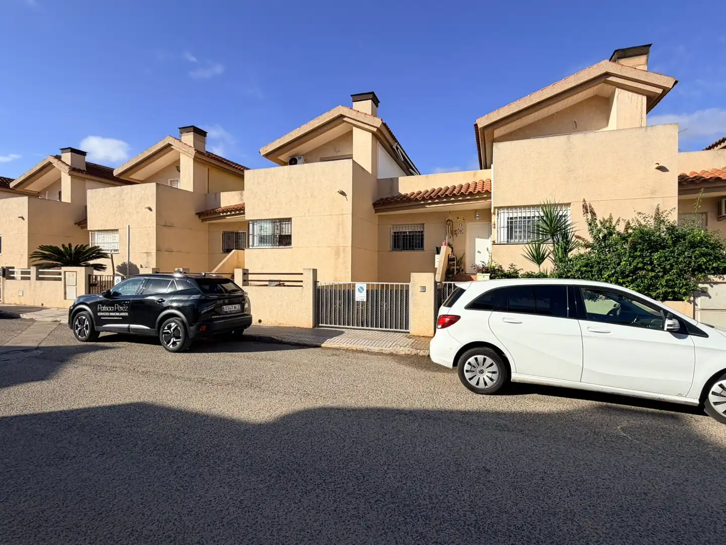 Vista exterior de Casa o xalet en venda en Cartagena amb Aire condicionat, Jardí privat i Terrassa