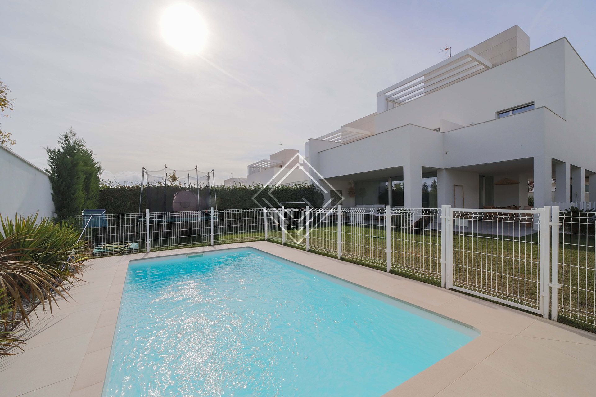 Swimming pool of Single-family semi-detached to rent in  Madrid Capital  with Private garden, Terrace and Storage room