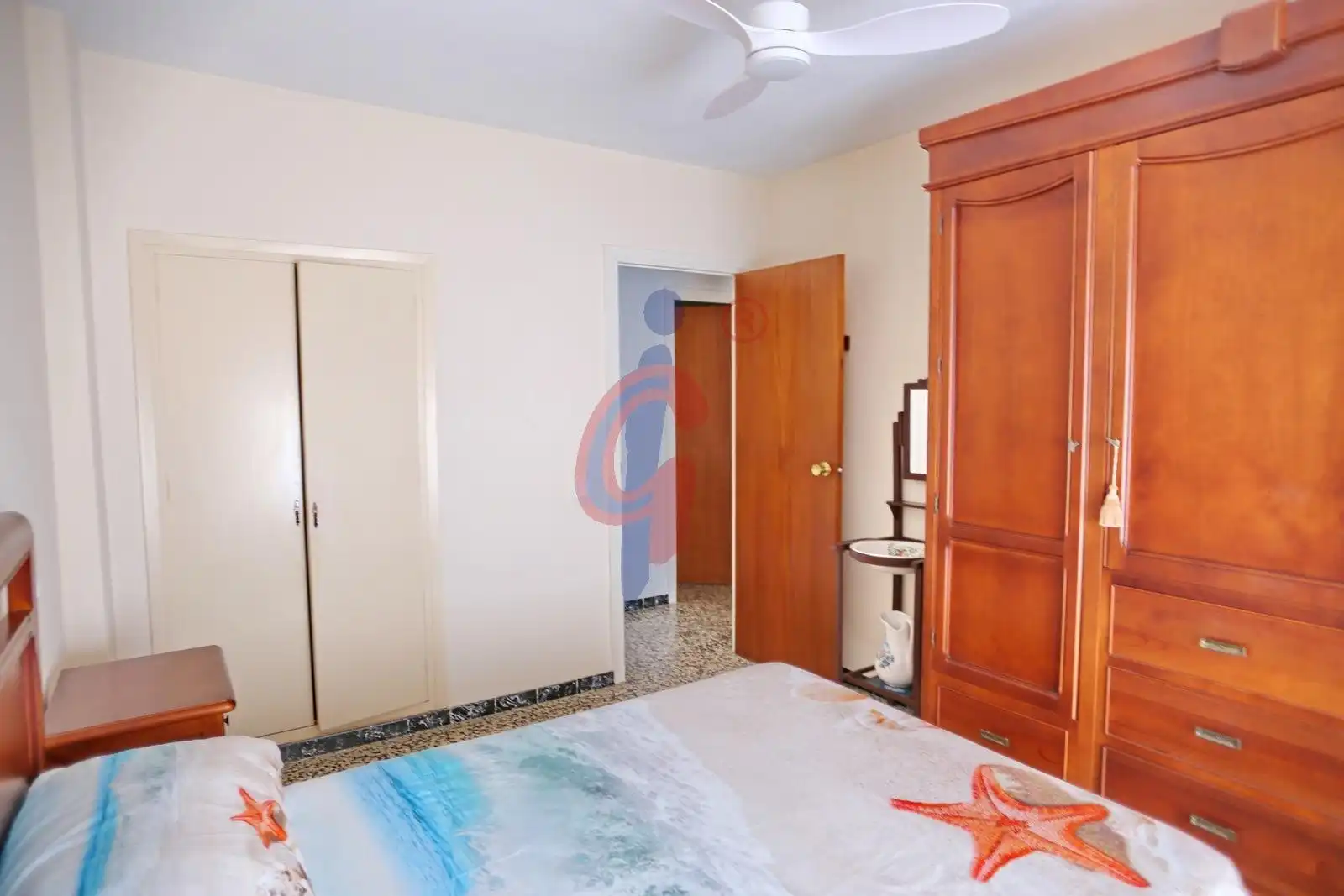 Dormitori de Apartament de lloguer en Guardamar del Segura amb Aire condicionat, Calefacció i Moblat