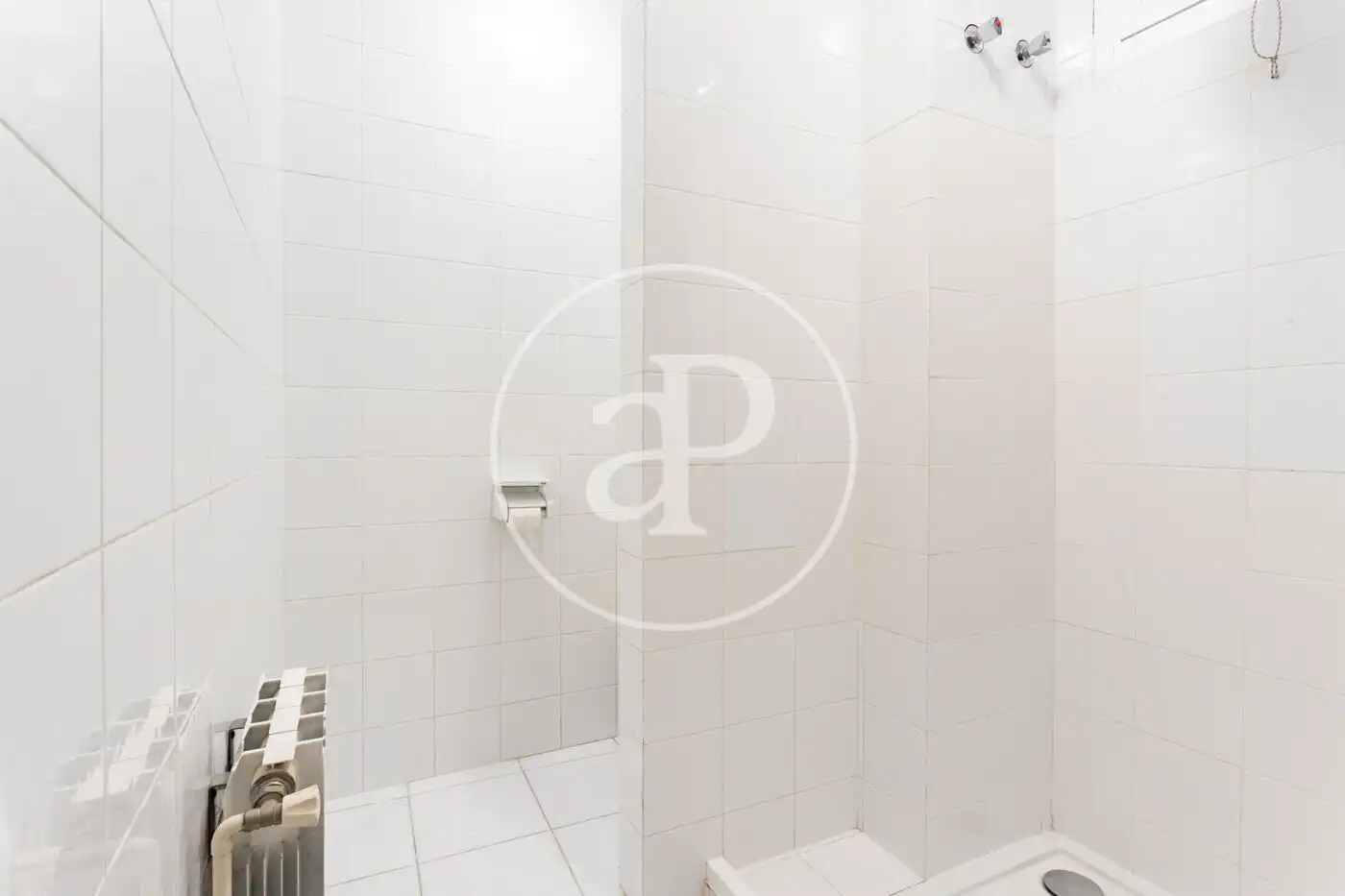 Baño de Piso en venta en Barcelona con Calefacción y Jardín privado