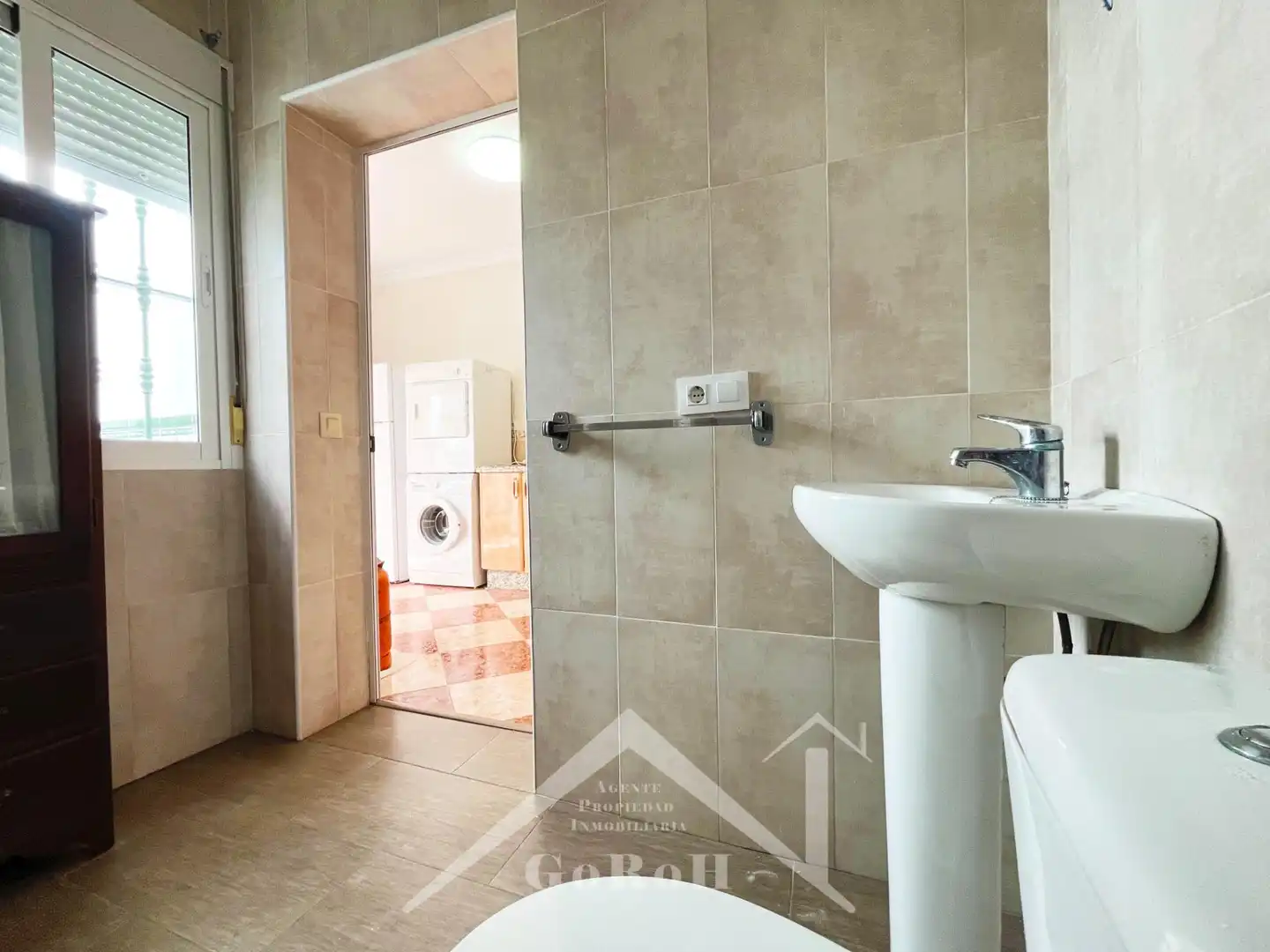 Baño de Casa adosada en venta en Santa Olalla del Cala con Terraza, Trastero y Amueblado