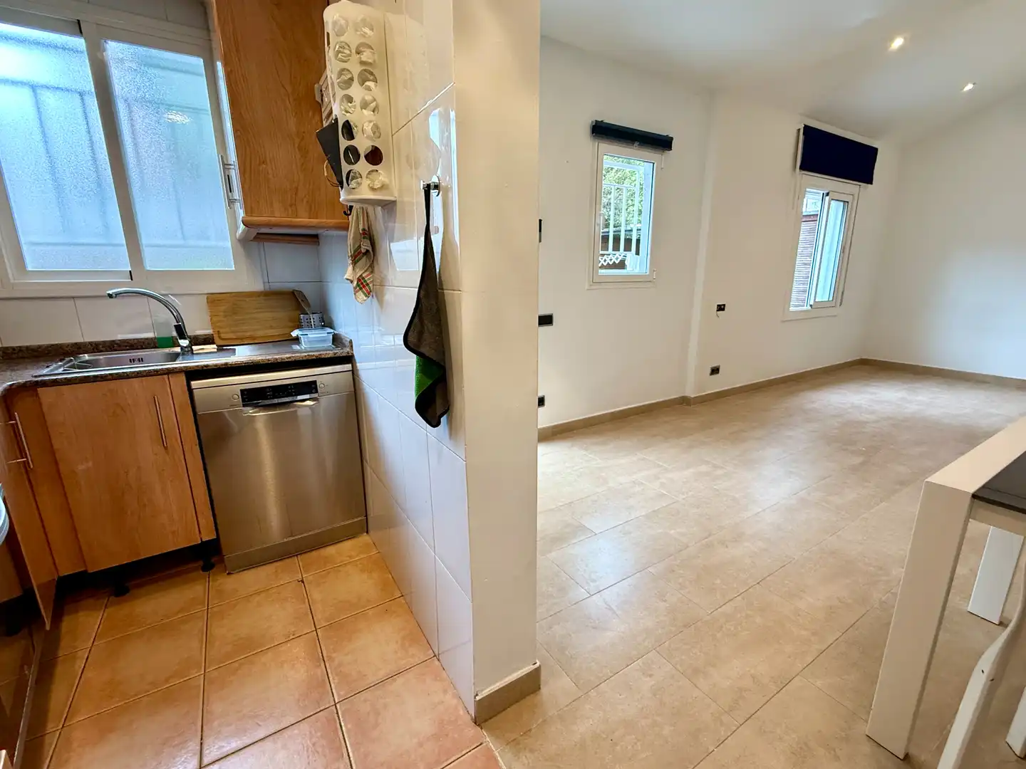 Cocina de Casa adosada en venta en Barcelona con Aire acondicionado, Calefacción y Jardín privado