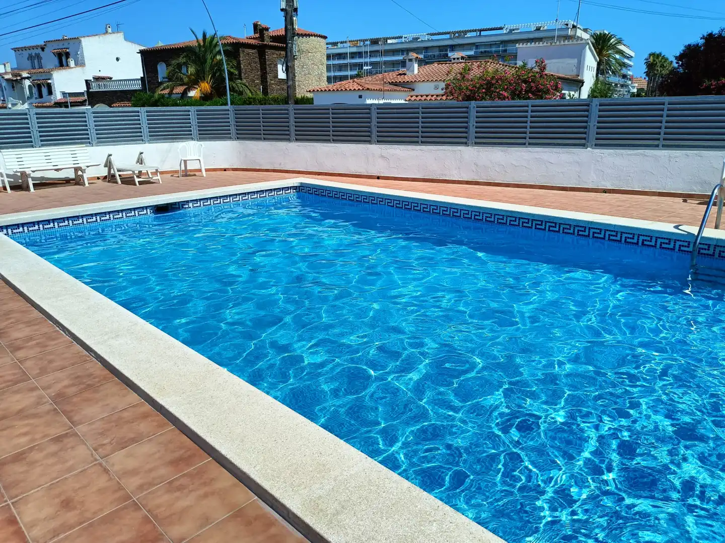 Piscina de Casa adosada en venta en Roses con Aire acondicionado, Calefacción y Jardín privado