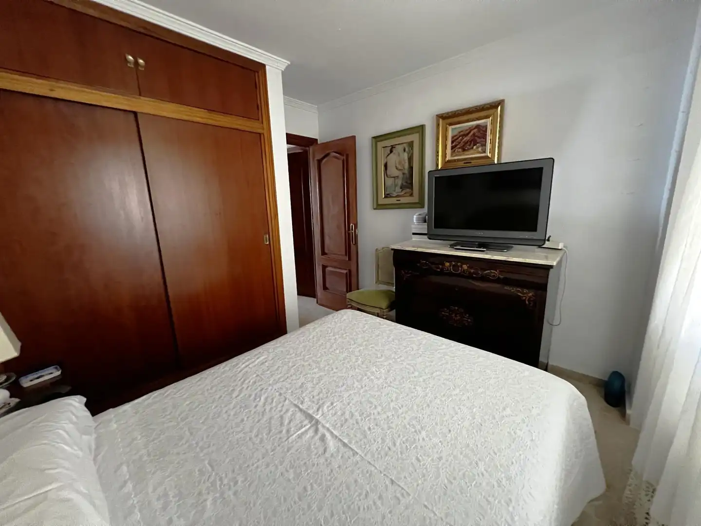 Habitación de Piso en venta en Fuengirola con Jardín privado, Terraza y Piscina comunitaria