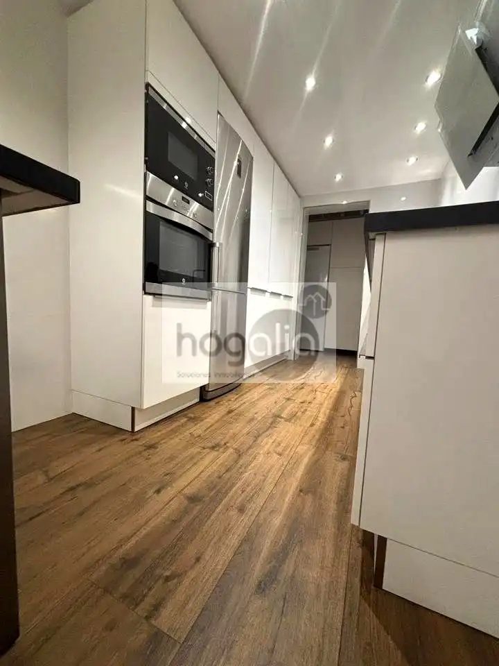 Küche von Wohnung zum Verkauf in Sevilla mit Klimaanlage, Terrasse und Gemeinschaftspool
