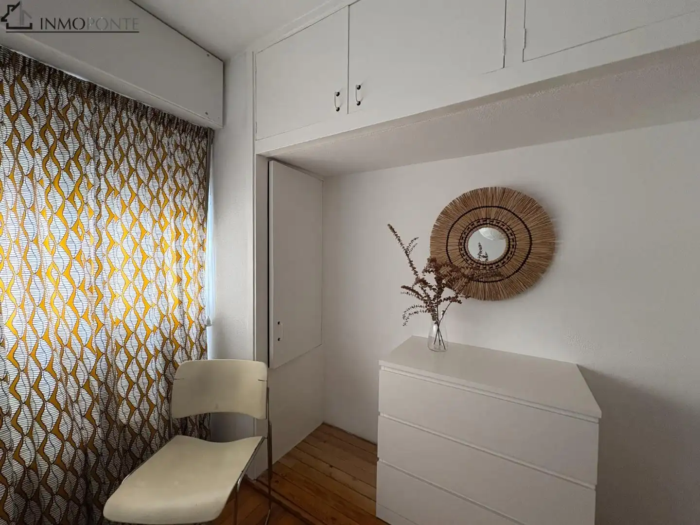Bedroom of Flat for rent in Pontevedra Capital 