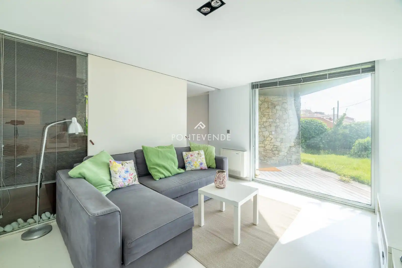 Sala d'estar de Casa o xalet en venda en A Guarda   amb Calefacció, Terrassa i Traster