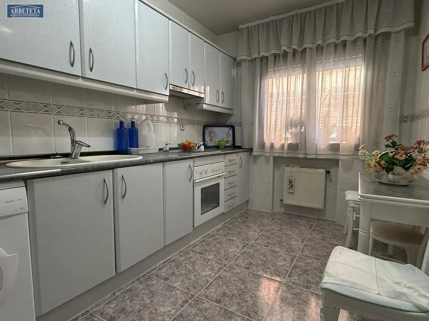 Küche von Einfamilien-Reihenhaus zum Verkauf in Guadalajara mit Heizung, Parkett und Terrasse