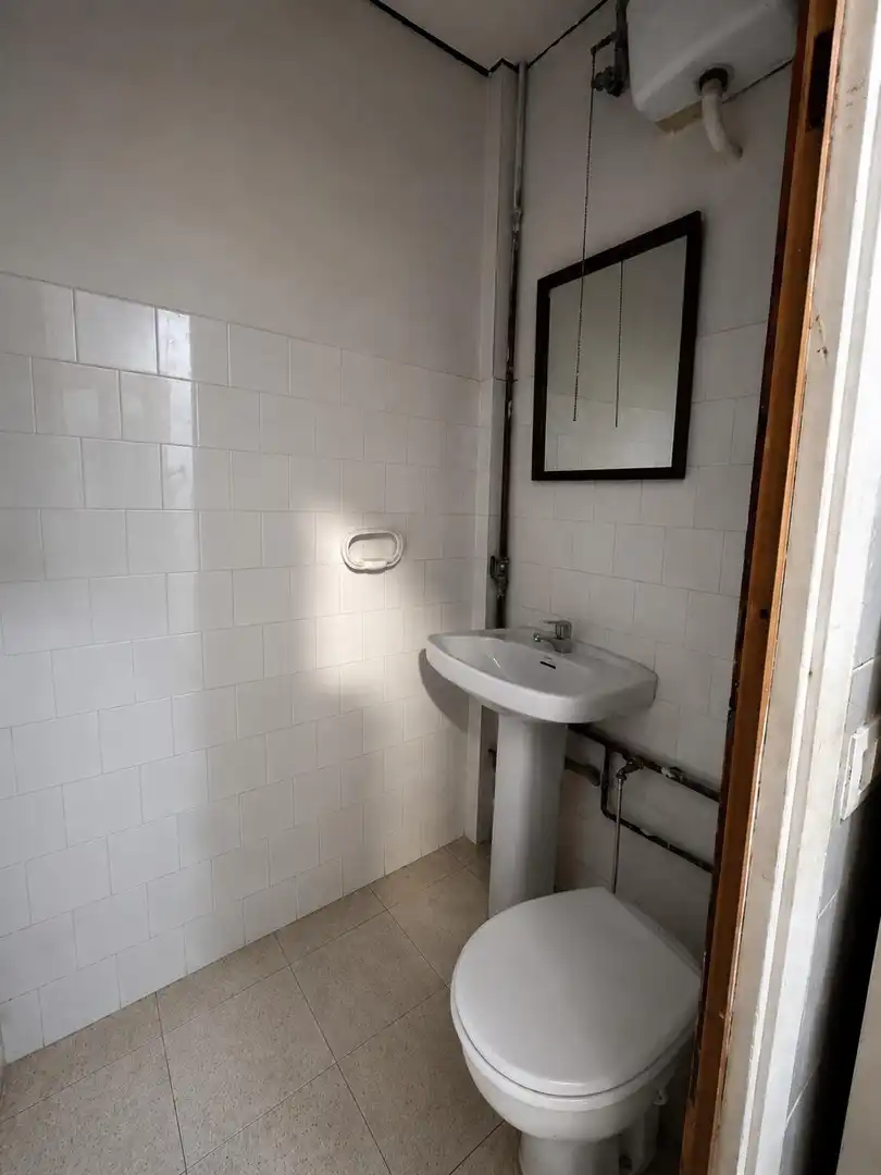 Bany de Local de lloguer en Santa Coloma de Gramenet