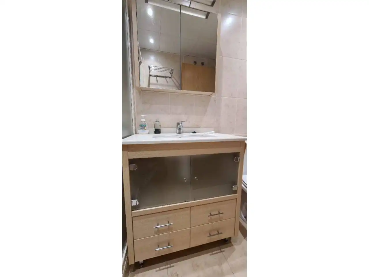 Bathroom of Apartments for rent in  Logroño  with Heating, Parquet flooring and Furnished