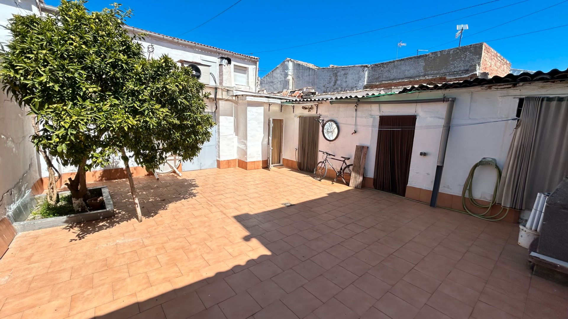 Vista exterior de Casa o xalet en venda en Villanueva de la Reina amb Moblat