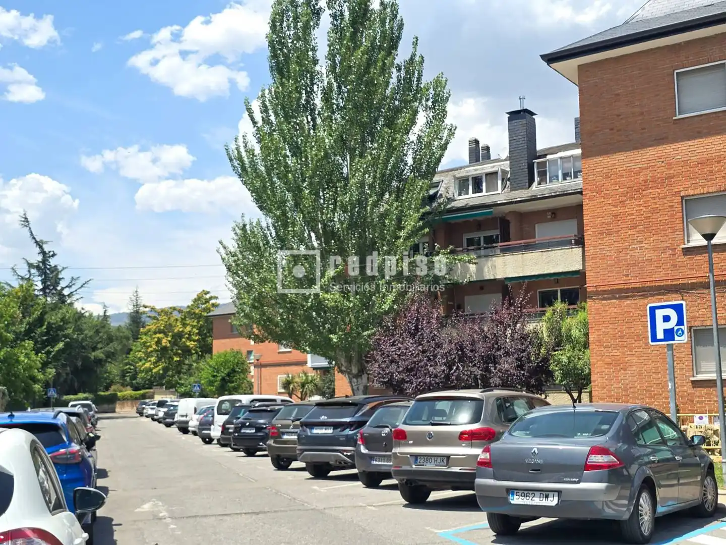 Vista exterior de Ático en venta en Guadarrama con Calefacción, Jardín privado y Parquet