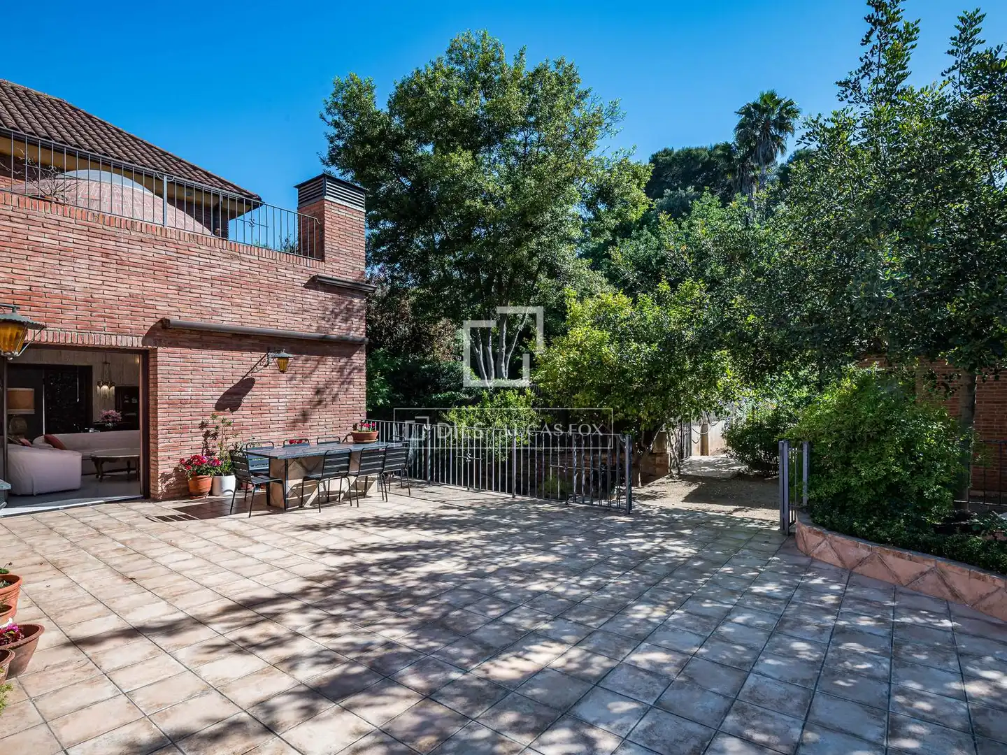 Vista exterior de Casa o xalet en venda en Sant Cugat del Vallès amb Aire condicionat, Calefacció i Traster