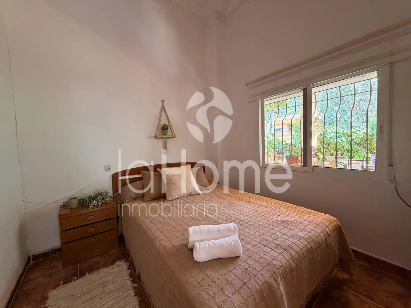 Schlafzimmer von Haus oder Chalet zum Verkauf in Paterna mit Klimaanlage, Privatgarten und Terrasse