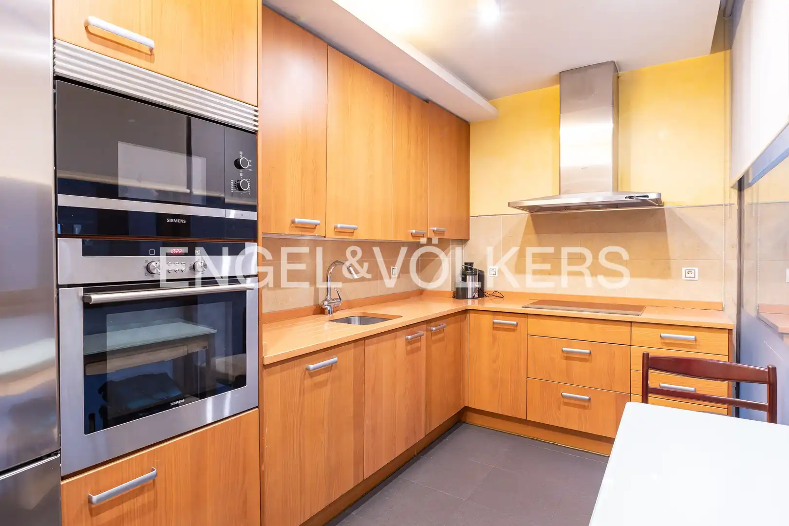 Kitchen of Flat for sale in Madrid  with Air Conditioner, Heating and Parquet flooring