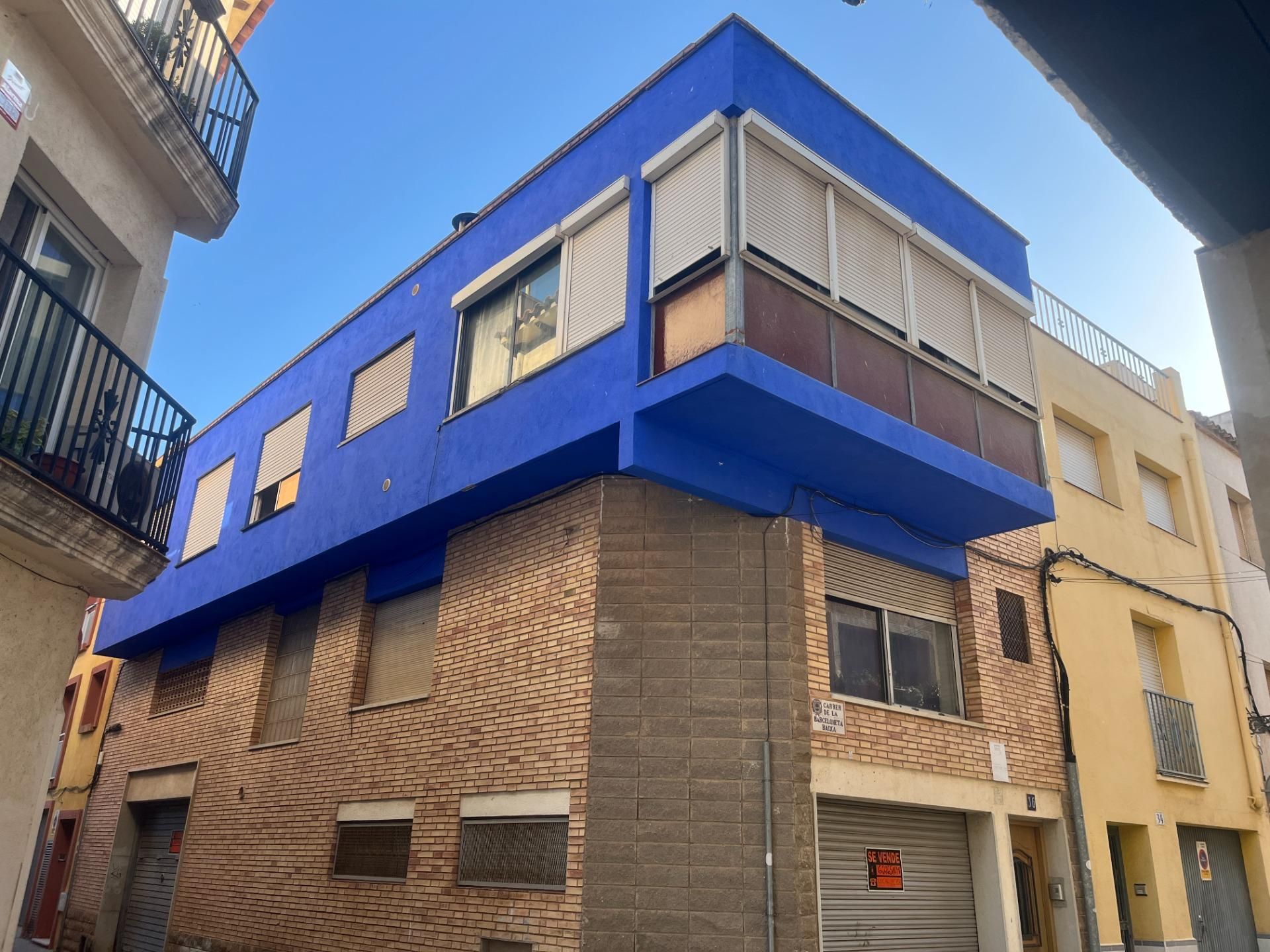 Exterior view of Single-family semi-detached for sale in El Vendrell  with Air Conditioner, Heating and Terrace