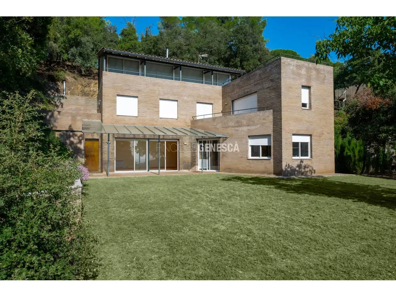 Vista exterior de Casa o chalet en venta en Matadepera con Calefacción, Jardín privado y Parquet