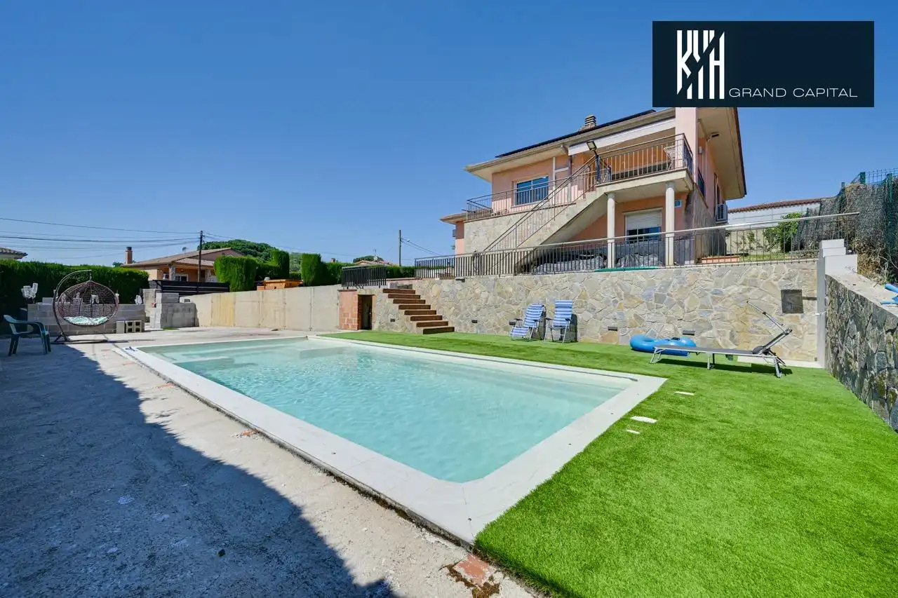 Casa con terraza en venta en Carrer Carrer Casanovas, imagen 2