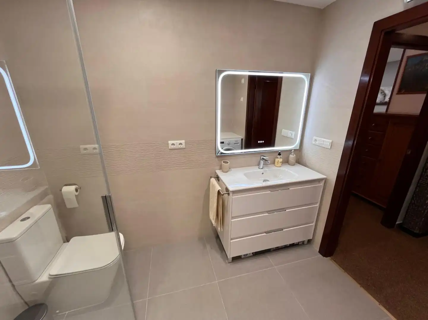 Badezimmer von Wohnung zur Miete in Valencia mit Klimaanlage, Heizung und Möbliert
