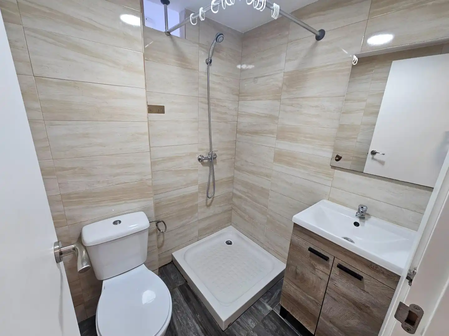 Badezimmer von Wohnungen zur Miete in Castellón de la Plana / Castelló de la Plana mit Möbliert
