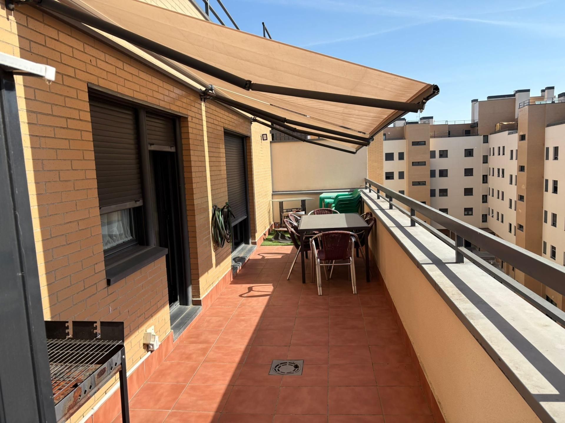 Terrace of Attic for sale in Cistérniga  with Air Conditioner, Heating and Terrace