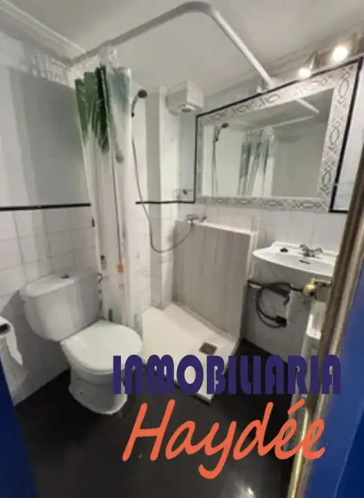 Badezimmer von Geschaftsraum zum Verkauf in Getxo 