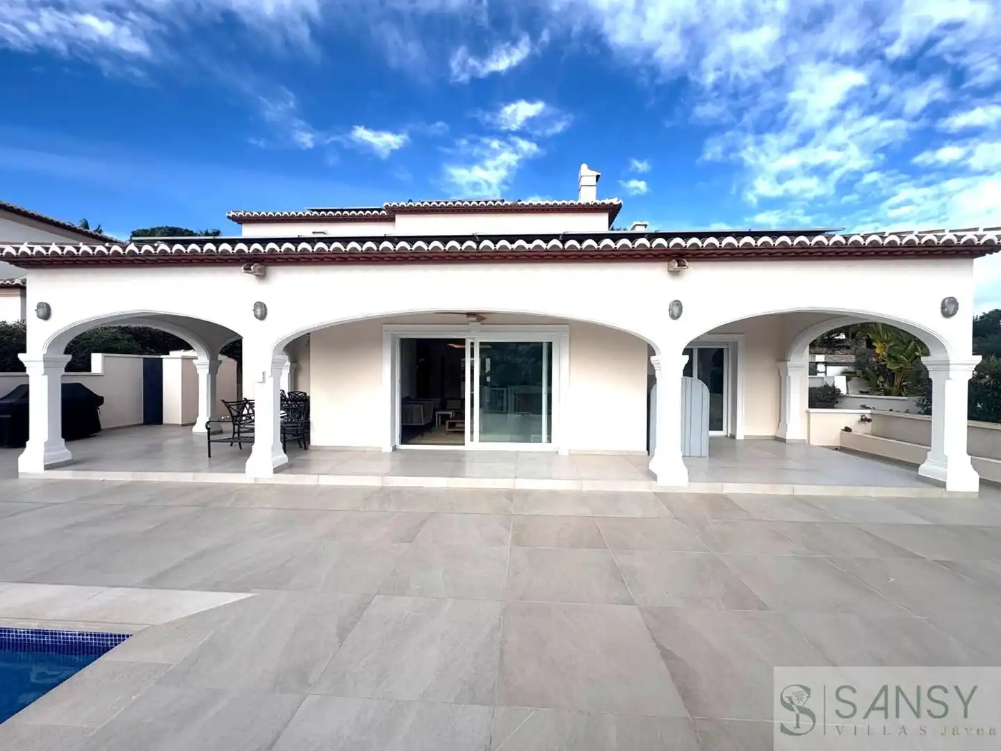 Detached house with pool for sale in Pinar del Advocat - Cometa