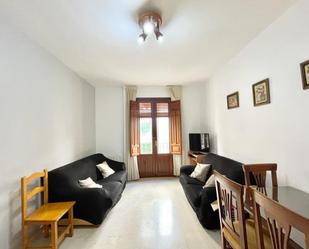 Living room of Flat to rent in  Granada Capital  with Heating, Terrace and Balcony