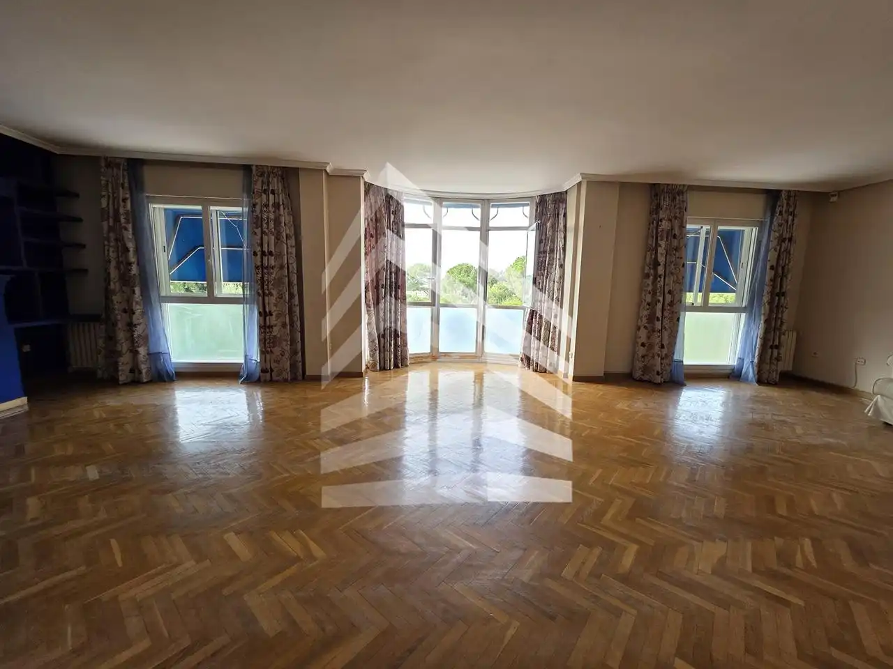 Dúplex con terraza en venta en Calle de Luis de Astrana Marín