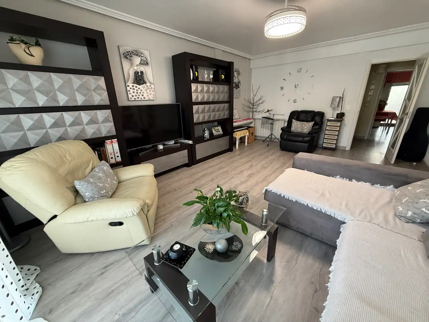 Sala de estar de Casa adosada en venta en Arganda del Rey con Aire acondicionado, Calefacción y Jardín privado