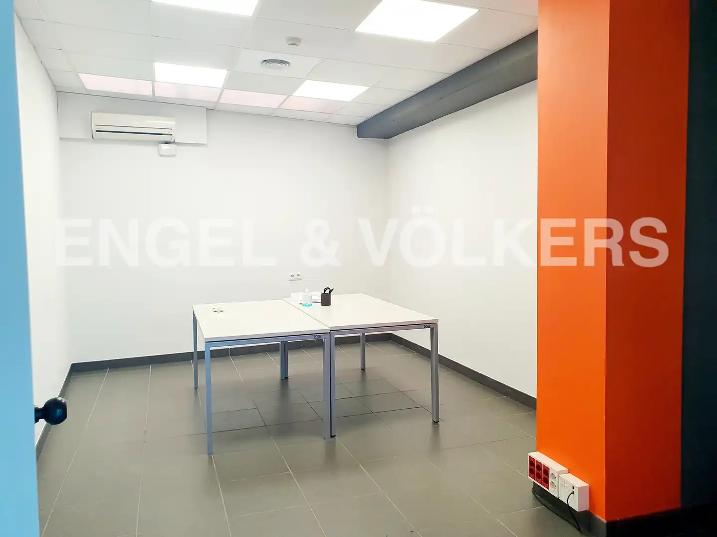 Nau industrial en venda en Cornellà de Llobregat