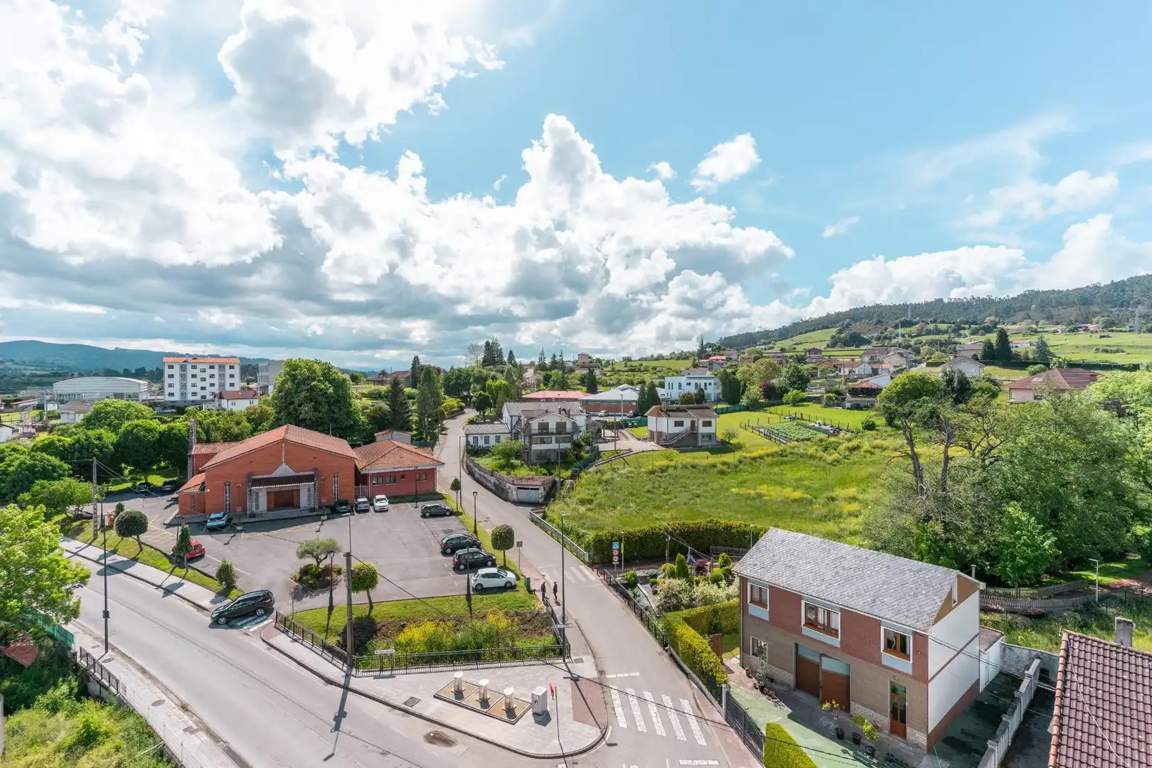 Vista exterior de Piso en venta en Llanera con Calefacción, Trastero y Amueblado