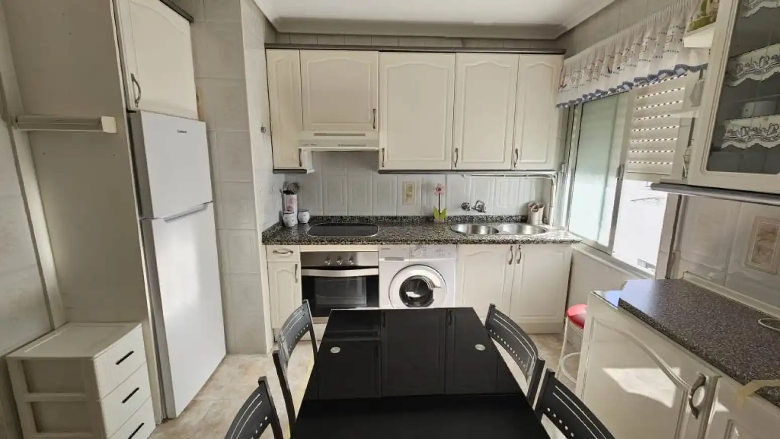 Cocina de Piso de alquiler en Salamanca con Calefacción y Amueblado